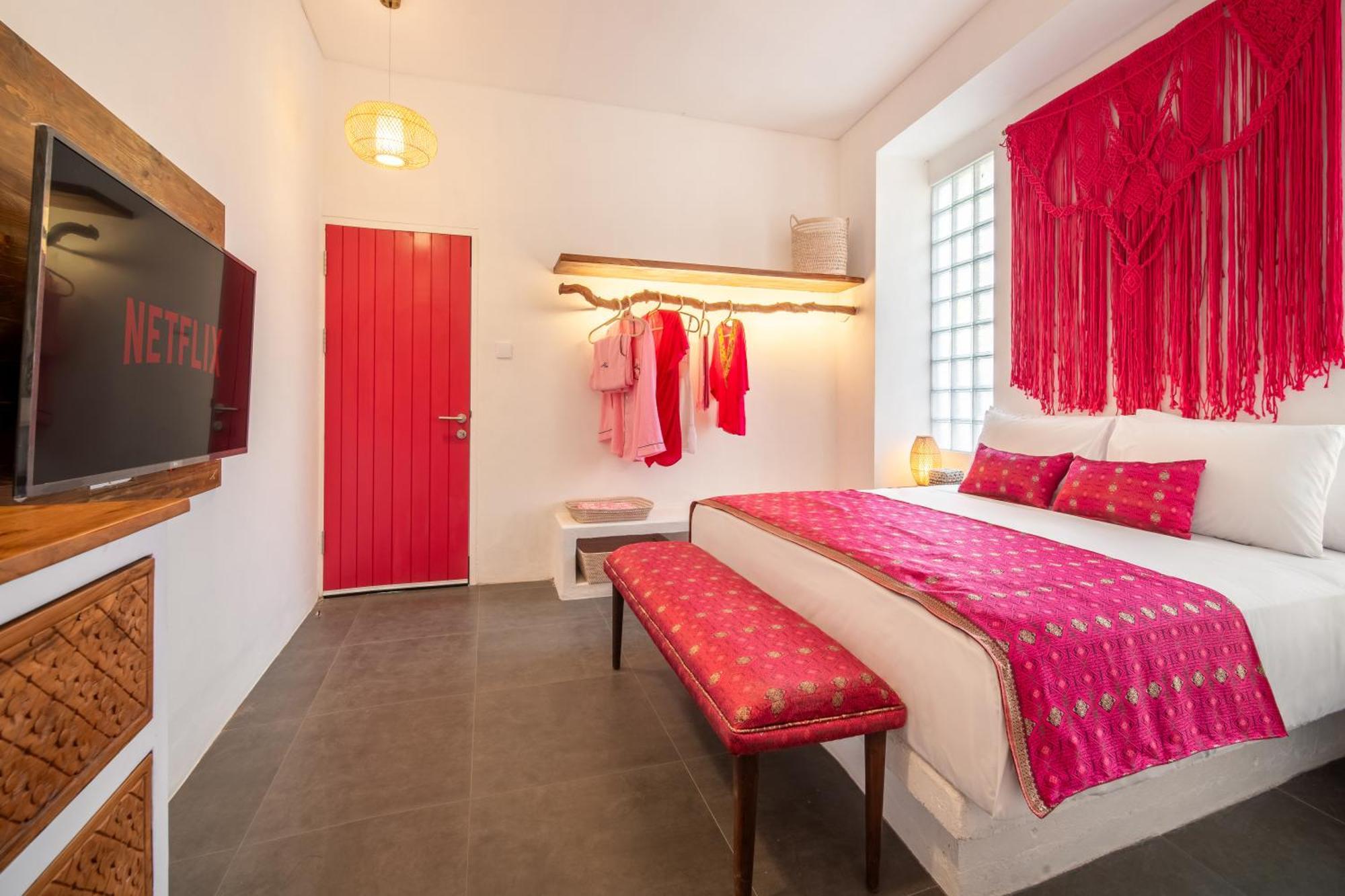 Pinkprivate Balangan - For Cool Adults Only Bed & Breakfast Jimbaran  Ngoại thất bức ảnh