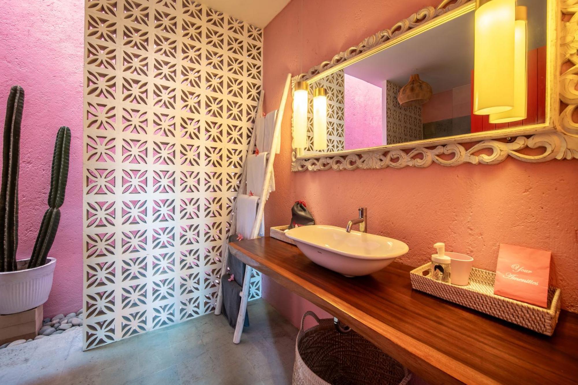 Pinkprivate Balangan - For Cool Adults Only Bed & Breakfast Jimbaran  Ngoại thất bức ảnh
