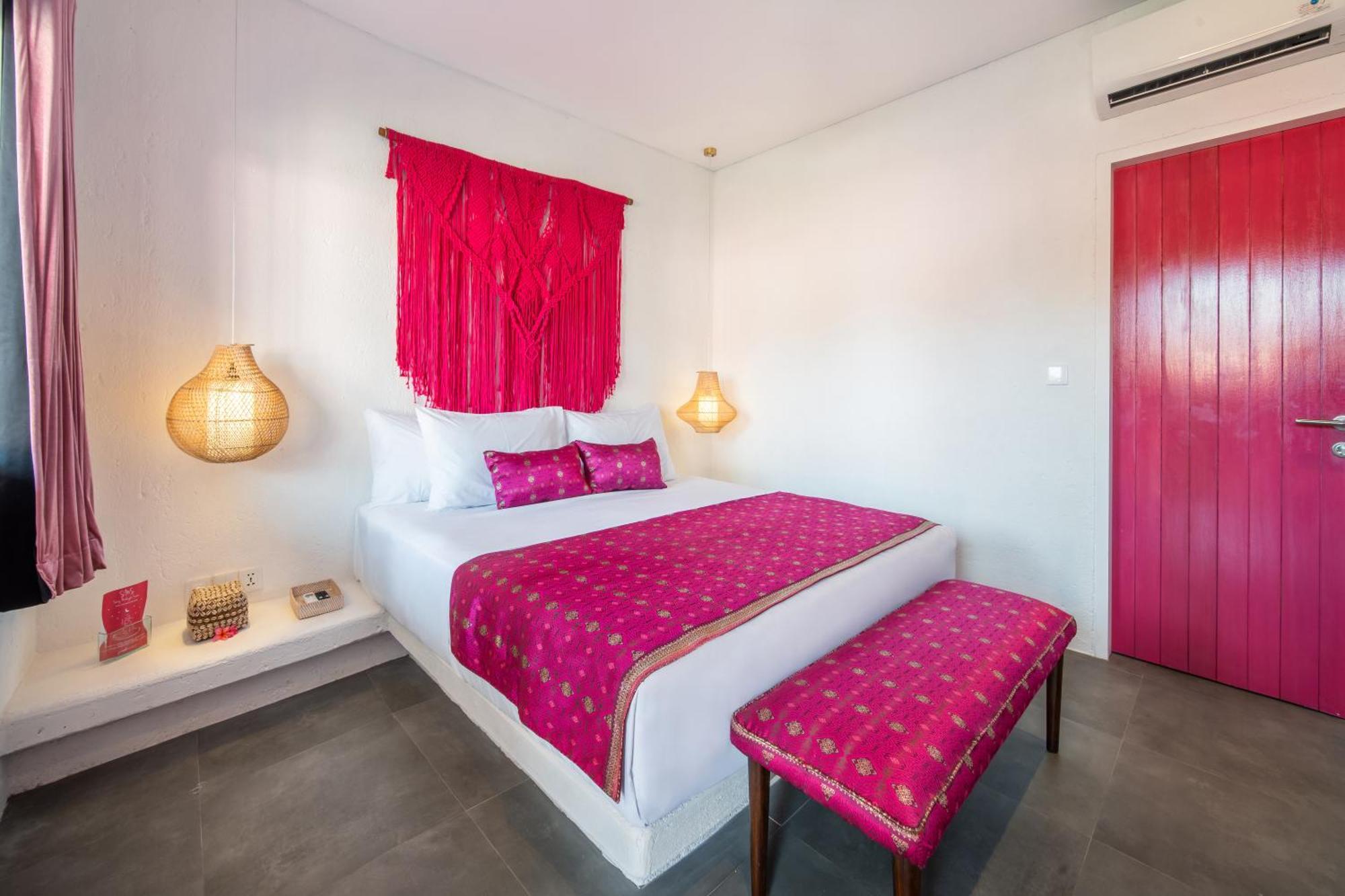 Pinkprivate Balangan - For Cool Adults Only Bed & Breakfast Jimbaran  Ngoại thất bức ảnh