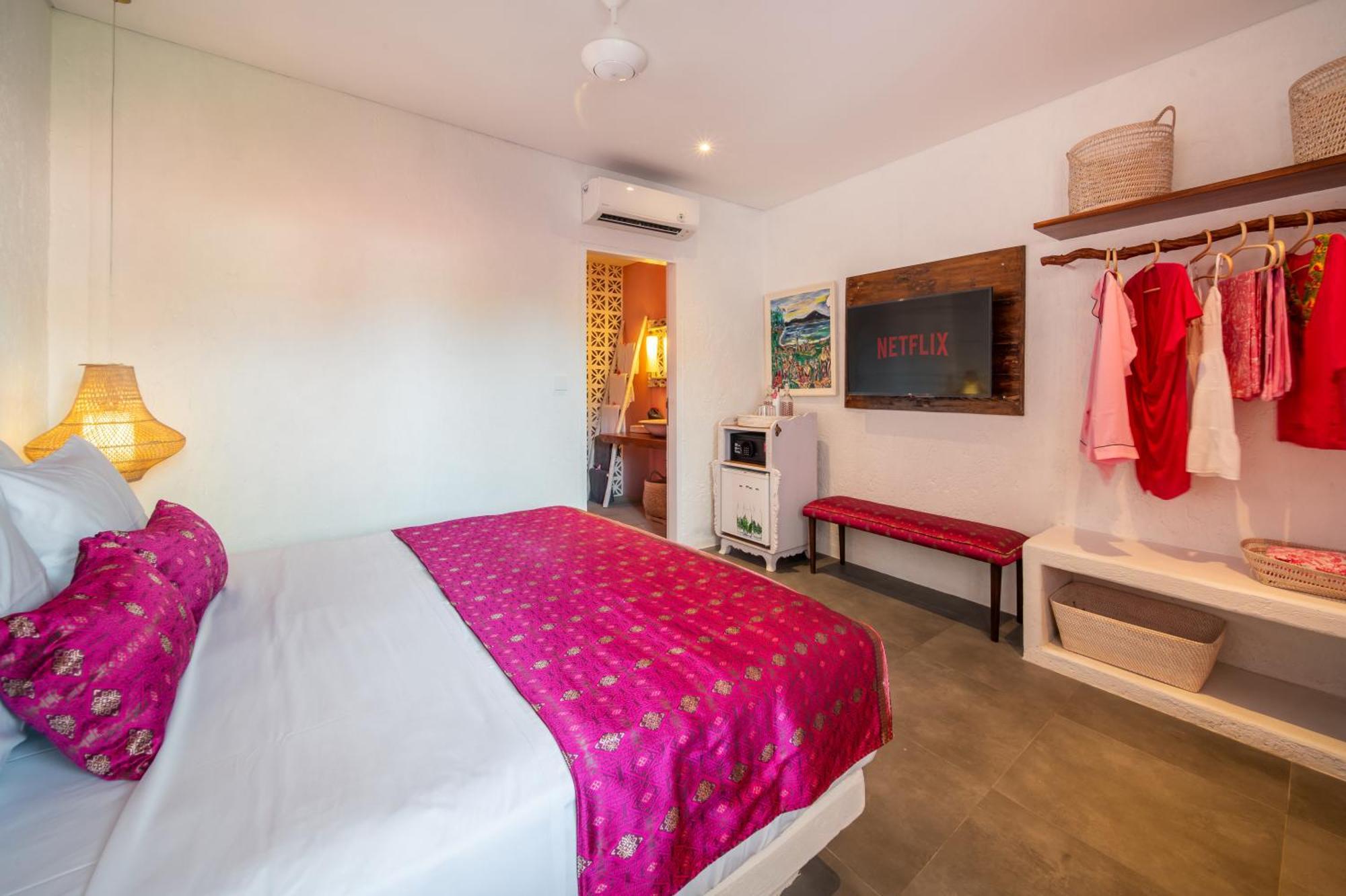 Pinkprivate Balangan - For Cool Adults Only Bed & Breakfast Jimbaran  Ngoại thất bức ảnh