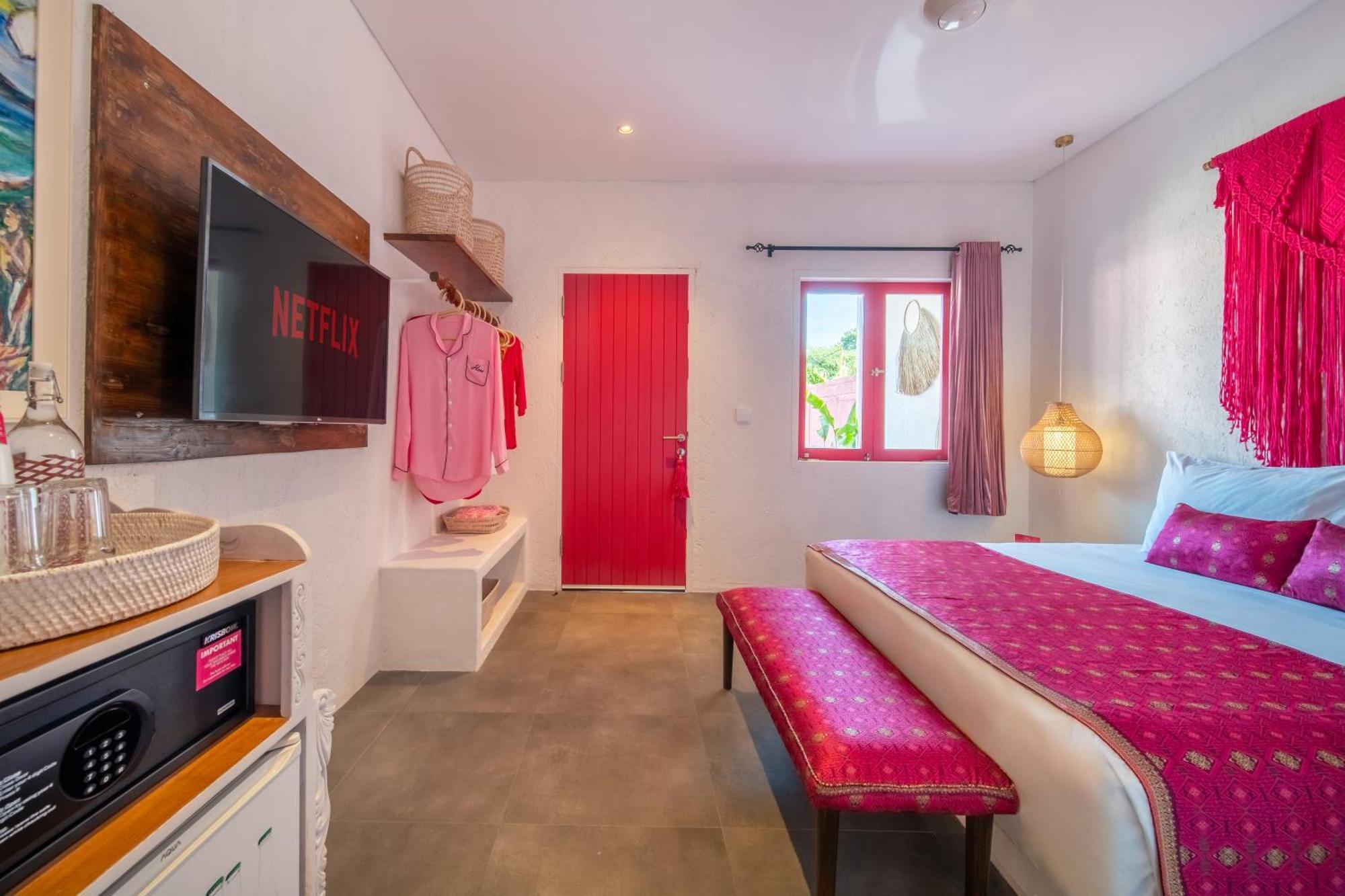Pinkprivate Balangan - For Cool Adults Only Bed & Breakfast Jimbaran  Ngoại thất bức ảnh
